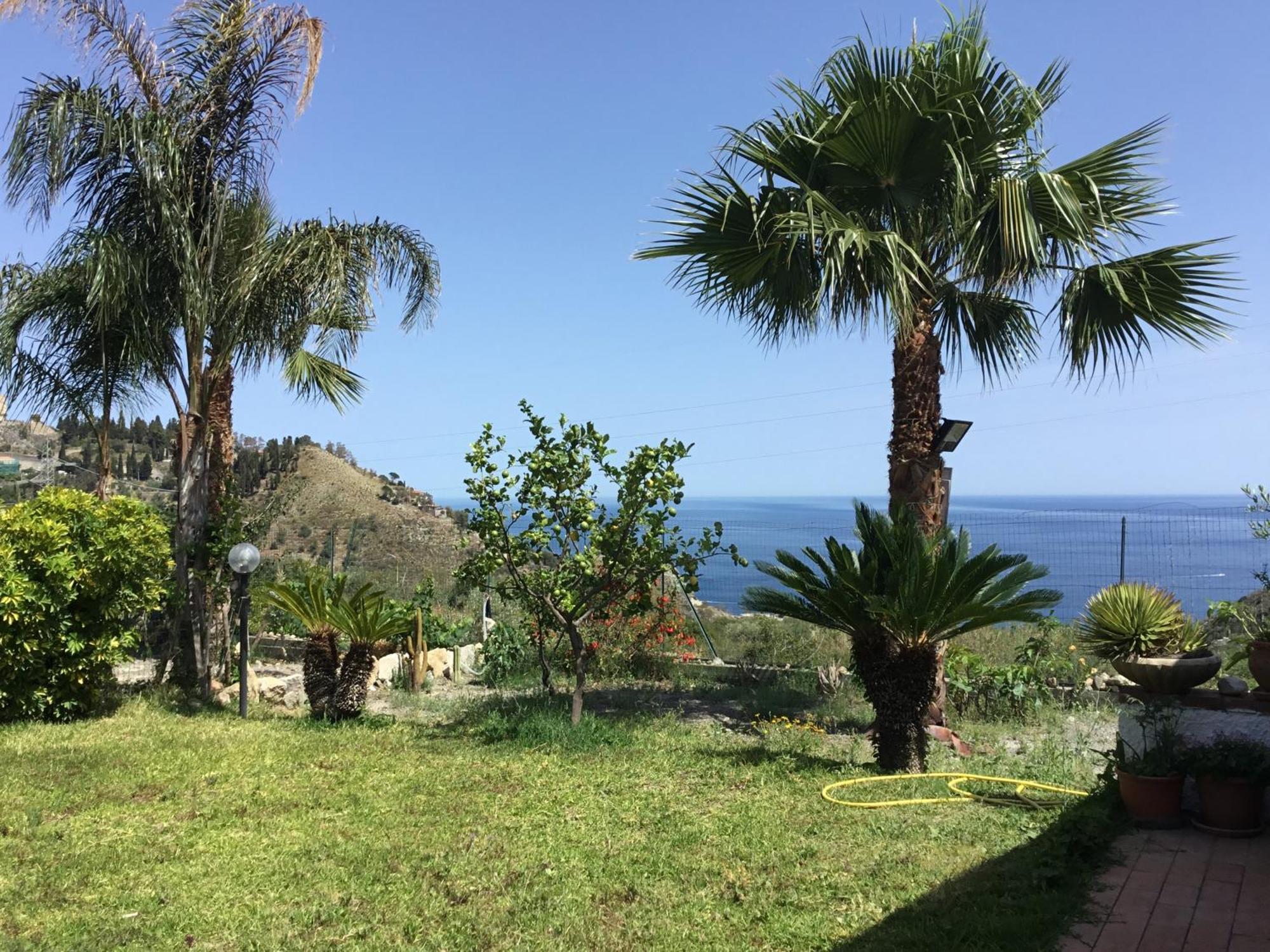 Holidaysora Taormina - Il Giardino Di Graziella Exterior foto